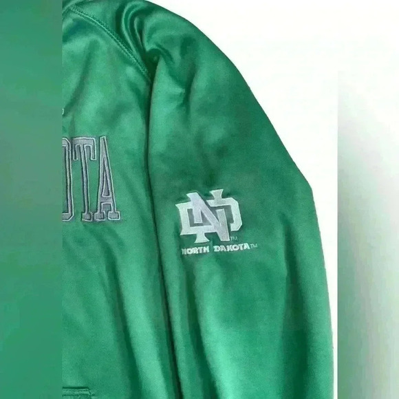 University Of North Dakota Sioux Green Men’s XL Pullover Hoodie Fighting Hawks - Picture 4 of 13